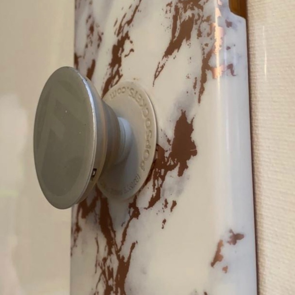 Marble Phone Case With Fendi Pop Socket - image 4